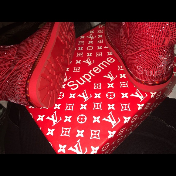 THIS COLOR ONLY IN A SIZE 9 . - Picture 2 of 4